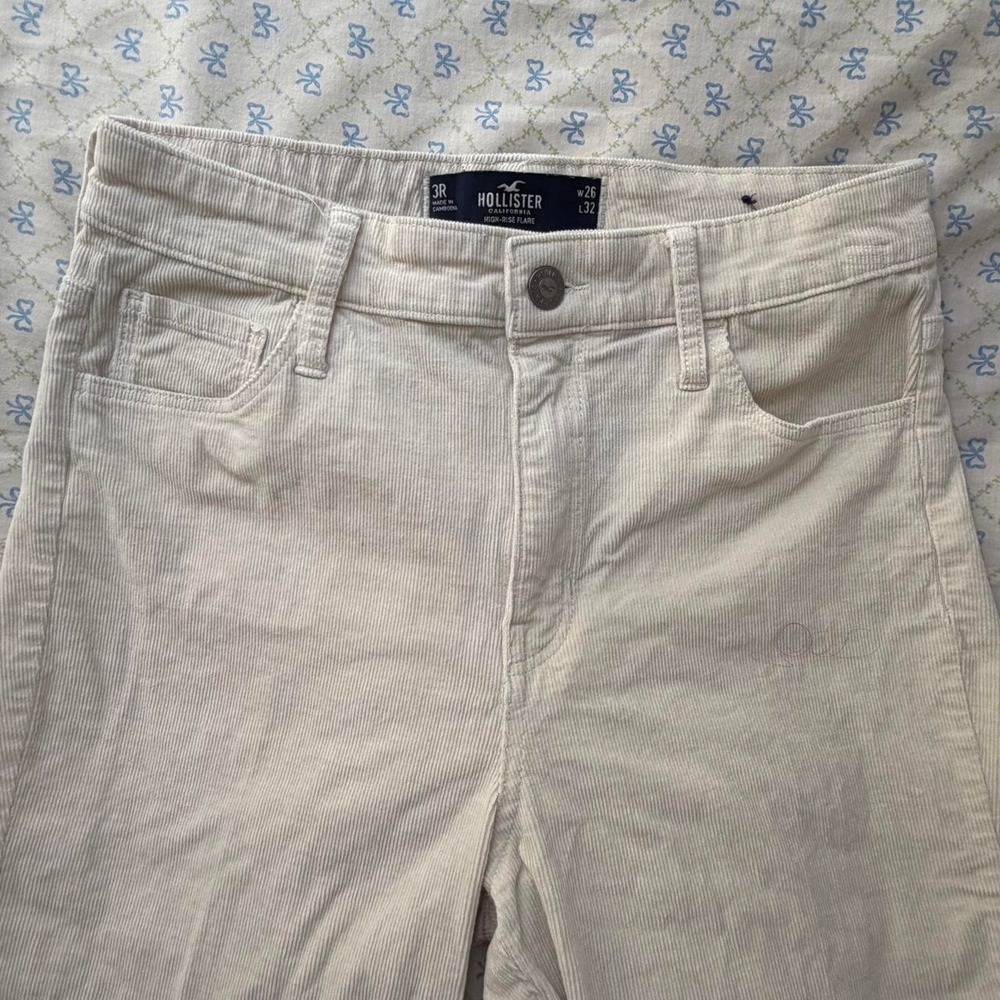 Hollister High Rise Flare Cream Corduroy Pants, Size 3R